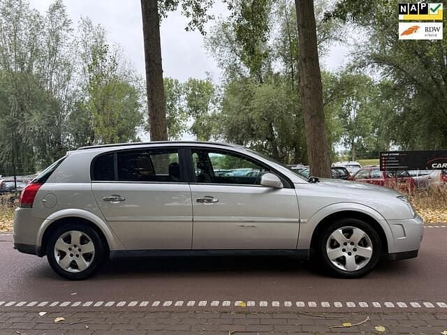 Grijs Gebruikt 2005 Opel Signum Elegance Stationwagen | € 1.599 - Afbeelding 1/4