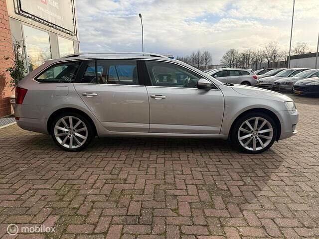 Occasion Skoda Octavia Business Line 140 PK (102 kW) 2014 Grijs Hatchback