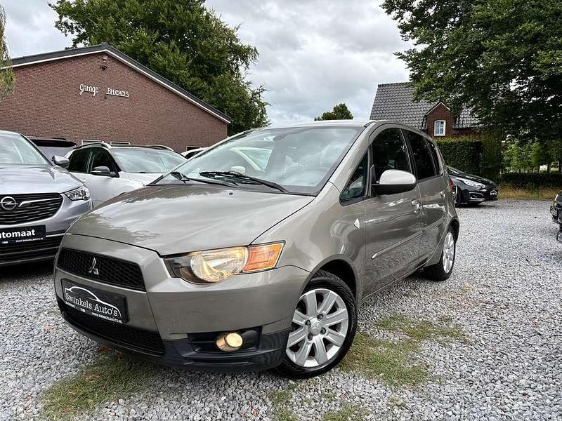 Grijs Gebruikt 2011 Mitsubishi Colt Hatchback | € 4.450 (Eerlijke prijs) - Afbeelding 1/4