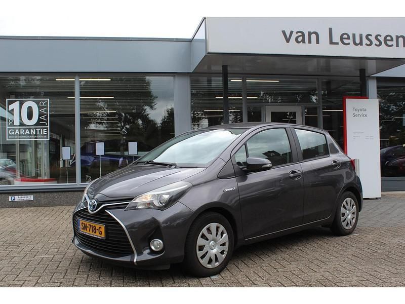 Grijs Gebruikt 2016 Toyota Yaris Limited Hatchback | € 12.840 (Eerlijke prijs) - Afbeelding 1/4