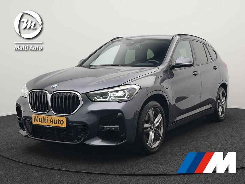 Grijs Gebruikt 2021 BMW X1 Executive SUV | € 27.860 (Iets duurder) - Afbeelding 1/4
