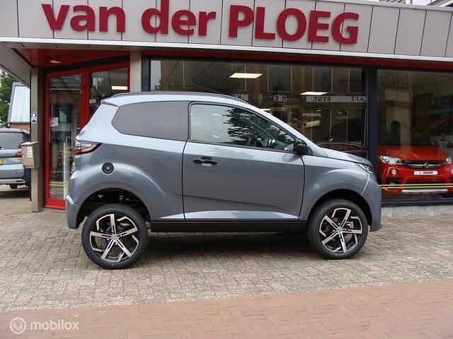 Nieuw Aixam Crossover Premium 2025 Grijs SUV