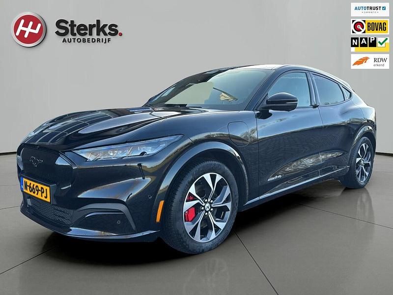 Zwart Occasion 2021 Ford Mustang Mach-E SUV | € 23.995 (Super prijs) - Afbeelding 1/4