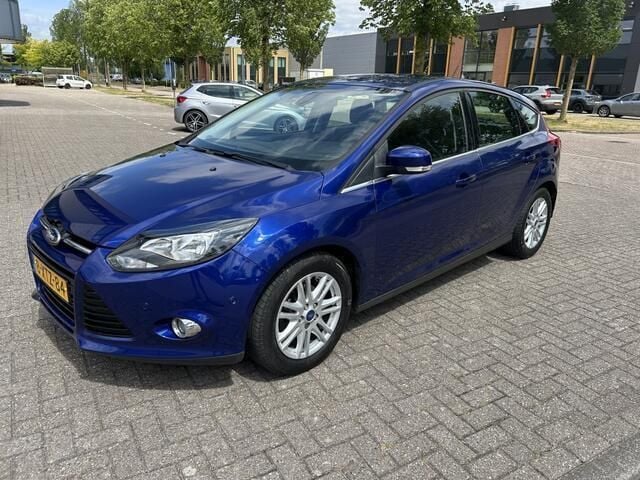 Blauw Gebruikt 2014 Ford Focus Hatchback | € 7.495 (Eerlijke prijs) - Afbeelding 1/4