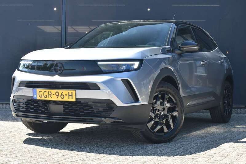 Grijs Gebruikt 2024 Opel Mokka SUV | € 28.900 - Afbeelding 1/4