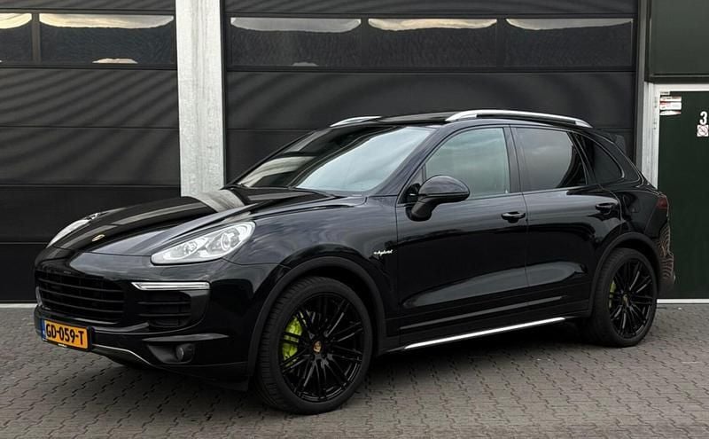 Zwart (metallic) Occasion 2015 Porsche Cayenne SUV | € 25.999 (Eerlijke prijs) - Afbeelding 1/4