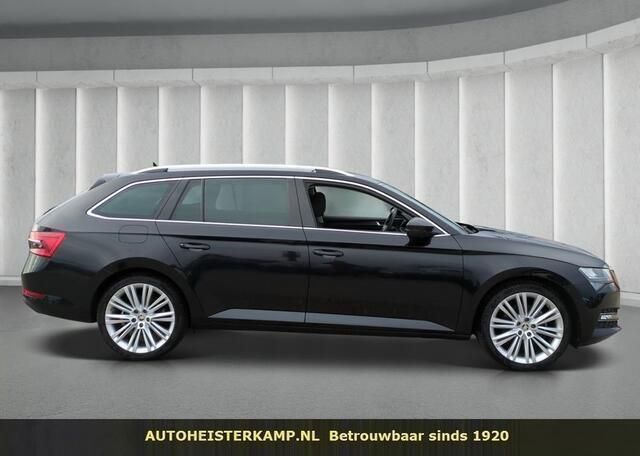 Zwart Gebruikt 2022 Skoda Superb Style Stationwagen | € 42.950 - Afbeelding 1/4