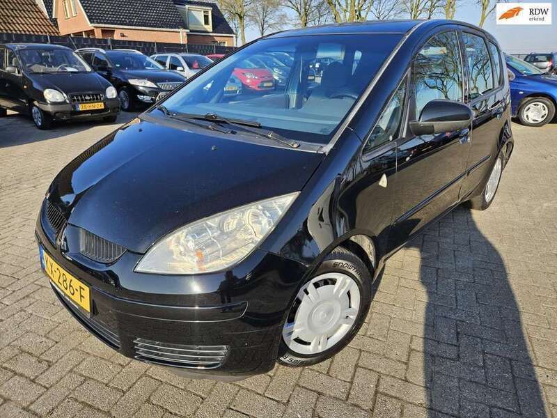 Zwart Gebruikt 2005 Mitsubishi Colt Hatchback | € 1.850 (Eerlijke prijs) - Afbeelding 1/4