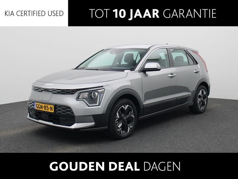 Grijs Gebruikt 2024 Kia Niro Light SUV | € 30.940 (Super prijs) - Afbeelding 1/4