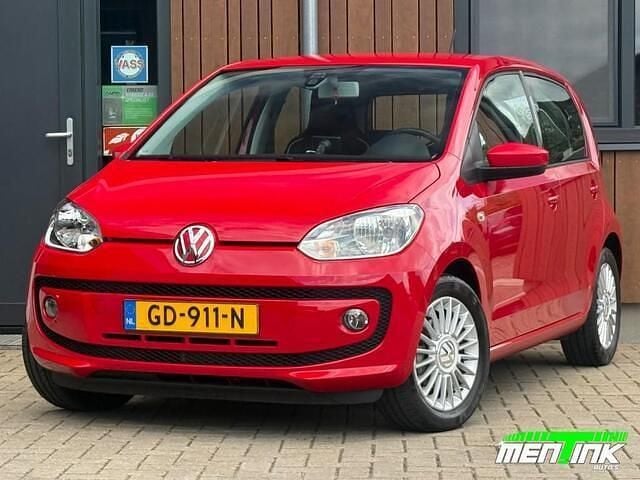 Rood Gebruikt 2015 VW up! high up! Hatchback | € 10.950 (Eerlijke prijs) - Afbeelding 1/4