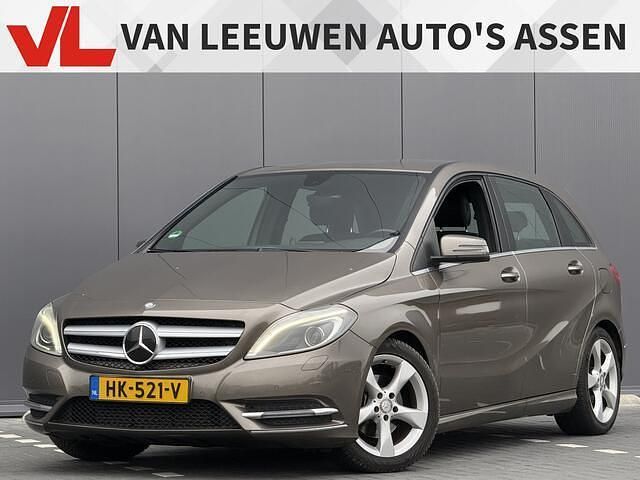 Grijs Gebruikt 2014 Mercedes B180 Prestige MPV | € 11.948 (Eerlijke prijs) - Afbeelding 1/4