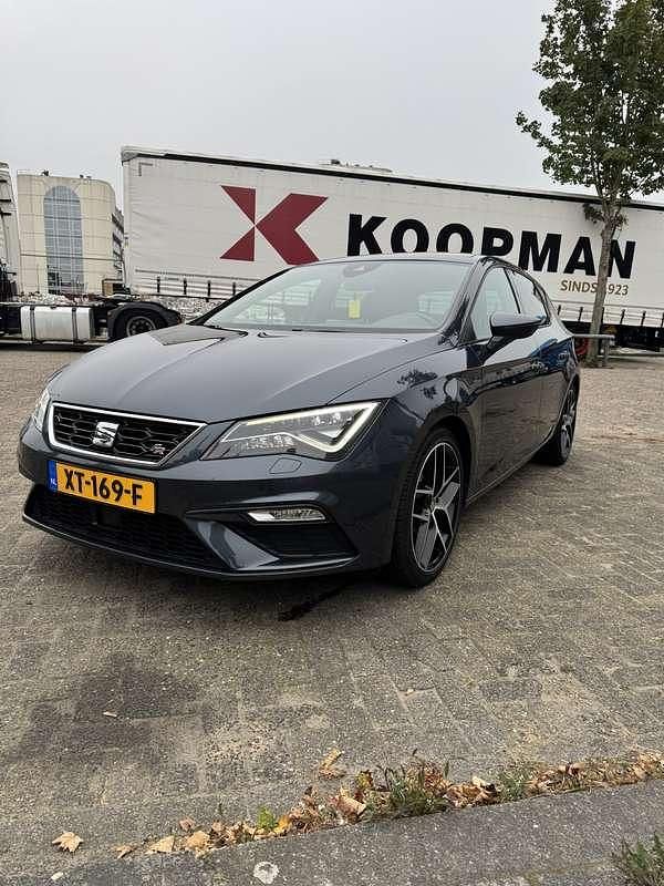 Grijs Occasion 2019 Seat Leon FR Stationwagen | € 17.495 (Iets duurder) - Afbeelding 1/4