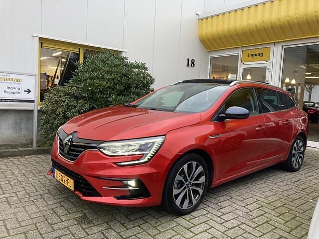 Rood Gebruikt 2021 Renault Mégane GrandTour Bose Edition Stationwagen | € 14.950 (Eerlijke prijs) - Afbeelding 1/4