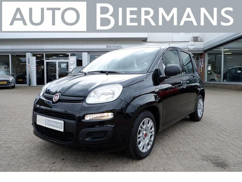 Zwart (metallic) Gebruikt 2021 Fiat Panda Hatchback | € 12.495 (Eerlijke prijs) - Afbeelding 1/4