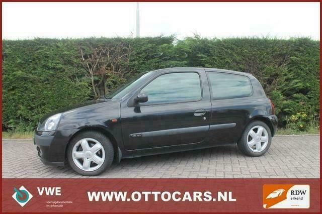 Zwart Gebruikt 2002 Renault Clio II Dynamique Hatchback | € 999 (Iets duurder) - Afbeelding 1/4