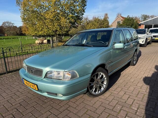 Groen Gebruikt 1997 Volvo V70 Stationwagen | € 4.850 - Afbeelding 1/4