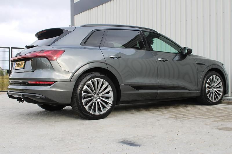 Occasion Audi e-tron S-Line 300 kW (408 PK) 2020 Grijs SUV