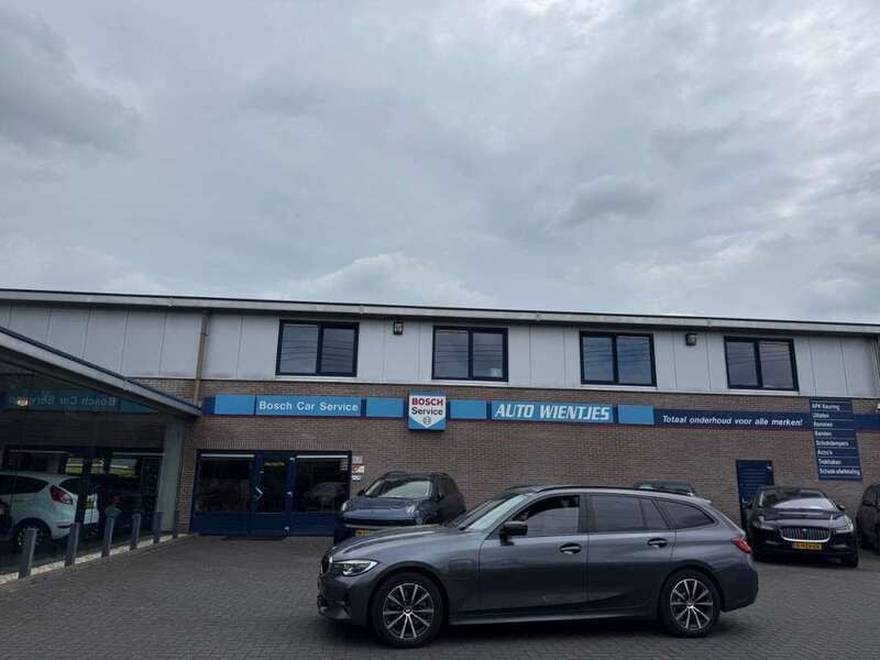 Grijs Gebruikt 2021 BMW 320e Executive Stationwagen | € 23.950 (Super prijs) - Afbeelding 1/4