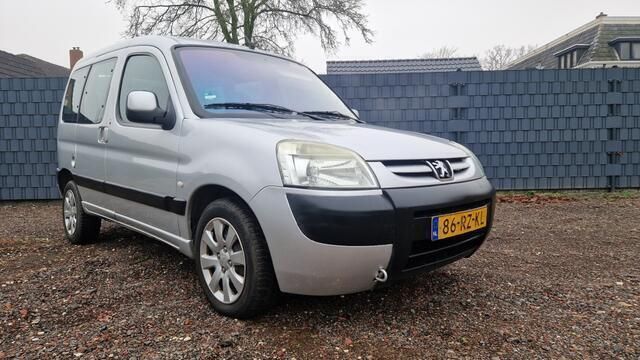 Grijs Gebruikt 2005 Peugeot Partner MPV | € 3.250 (Duur) - Afbeelding 1/4