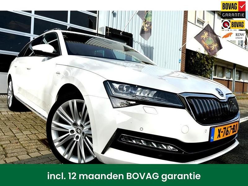 Wit Occasion 2020 Skoda Superb Business Line Stationwagen | € 29.950 (Eerlijke prijs) - Afbeelding 1/4