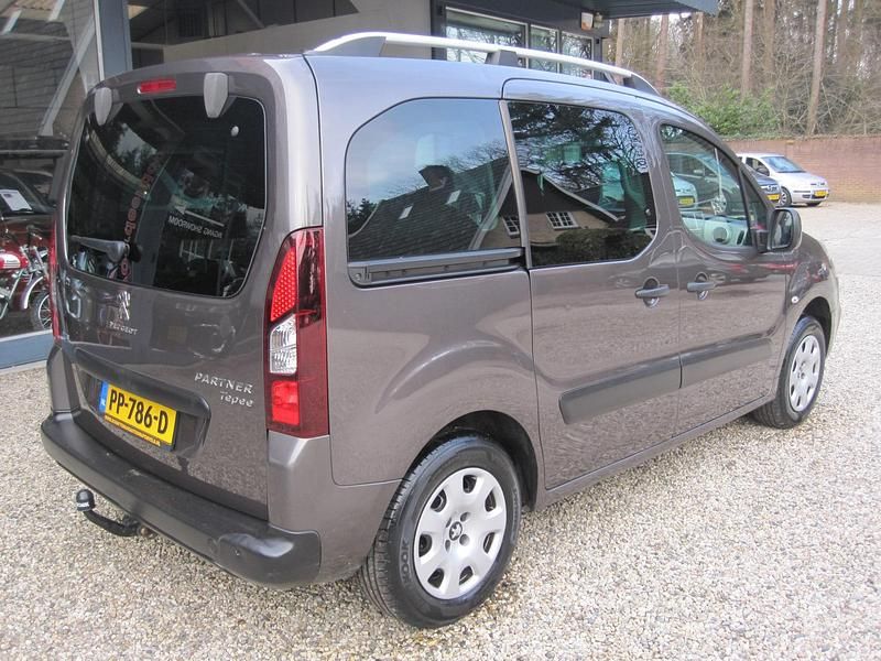 Occasion Peugeot Partner Tepee Active 112 PK (82 kW) 2016 Grijs (metallic) MPV