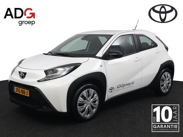 Wit Nieuw 2025 Toyota Aygo X Play SUV | € 19.950 (Eerlijke prijs) - Afbeelding 1/4