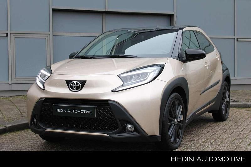 Bruin Occasion 2024 Toyota Aygo X Premium SUV | € 20.495 (Eerlijke prijs) - Afbeelding 1/3