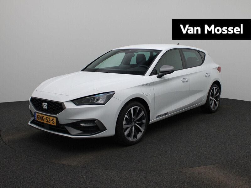 Wit Gebruikt 2024 Seat Leon ST FR Stationwagen | € 36.844 (Duur) - Afbeelding 1/4