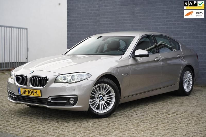 Grijs Gebruikt 2016 BMW 528 Luxury Line Sedan | € 15.950 (Super prijs) - Afbeelding 1/4