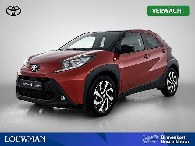 Rood Gebruikt 2024 Toyota Aygo X Pulse SUV | € 18.950 - Afbeelding 1/4