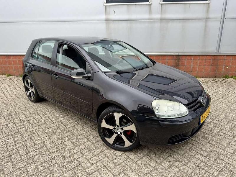 Zwart Gebruikt 2005 VW Golf IV Hatchback | € 1.999 (Iets duurder) - Afbeelding 1/4