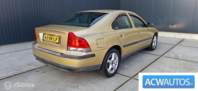 Occasion Volvo S60 140 PK (102 kW) 2002 Geel Sedan