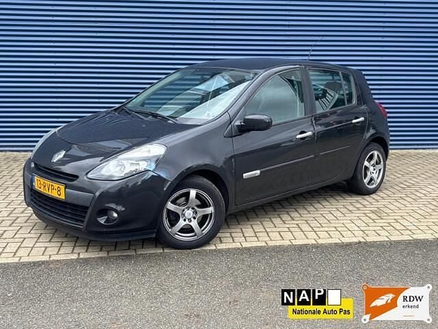 Zwart Gebruikt 2011 Renault Clio II Hatchback | € 2.500 (Eerlijke prijs) - Afbeelding 1/4