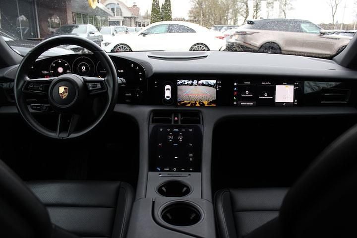 Occasion Porsche Taycan Cross Turismo 319 kW (435 PK) 2022 Zwart (metallic) SUV