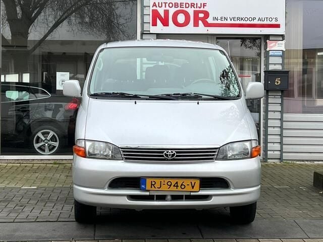 Occasion Toyota HiAce 102 PK (75 kW) 2005 Grijs Van