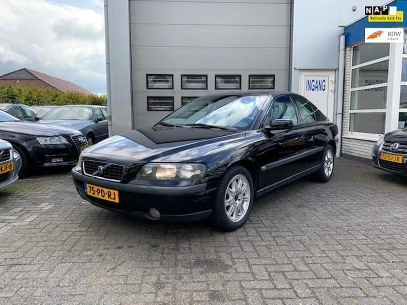 Zwart Occasion 2004 Volvo S60 Sedan | € 1.799 (Eerlijke prijs) - Afbeelding 1/4