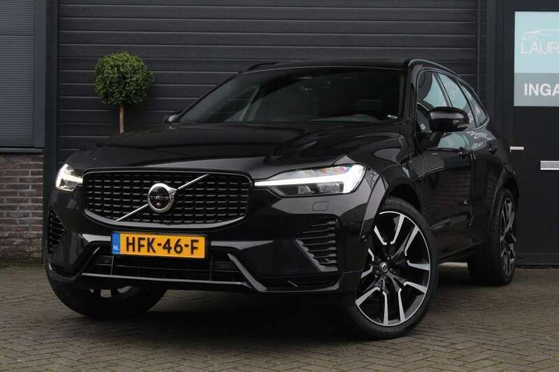 Zwart Gebruikt 2022 Volvo XC60 R-Design SUV | € 44.995 (Eerlijke prijs) - Afbeelding 1/4
