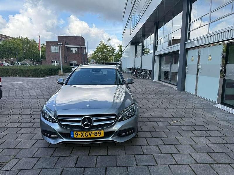 Grijs Gebruikt 2014 Mercedes C220 Ambition Sedan | € 12.000 (Eerlijke prijs) - Afbeelding 1/4