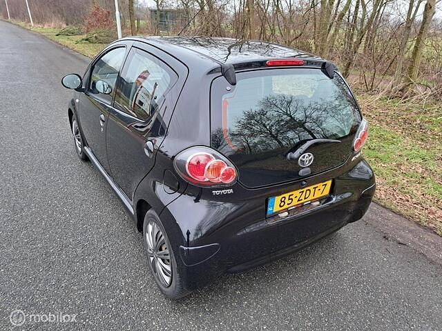 Occasion Toyota Aygo 68 PK (50 kW) 2012 Zwart Hatchback