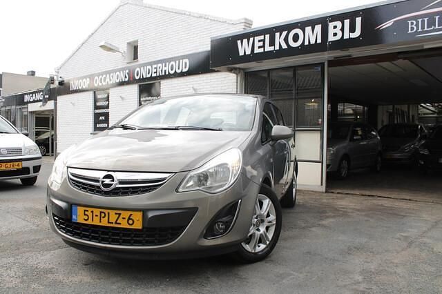 Bruin Gebruikt 2011 Opel Corsa Edition Hatchback | € 4.250 (Eerlijke prijs) - Afbeelding 1/4