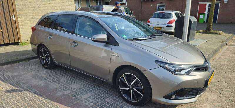 Gebruikt 2015 Toyota Auris Hybrid Cool Stationwagen | € 11.500 (Goede deal) - Afbeelding 1/4