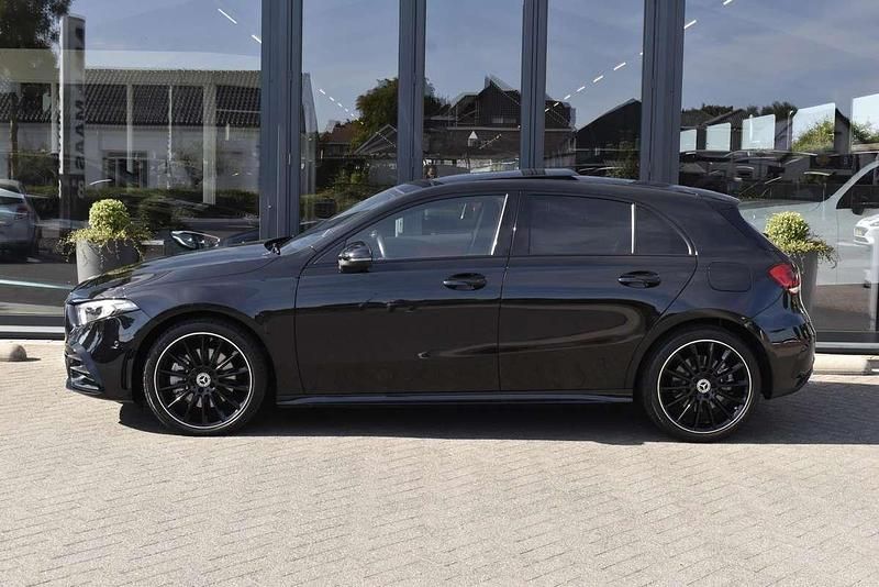 Occasion Mercedes A250 AMG line 218 PK (160 kW) 2021 Zwart Hatchback