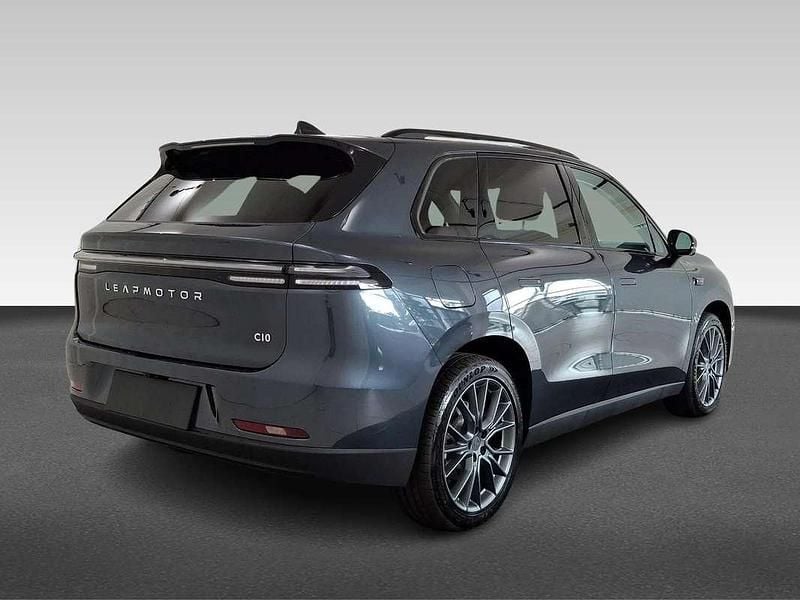 Nieuw Leapmotor C10 158 kW (215 PK) 2025 Grijs, metallic lak SUV