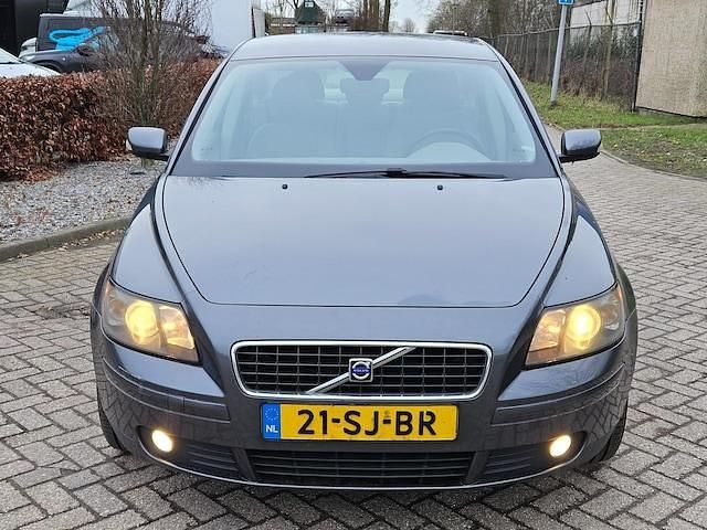 Occasion Volvo S40 Kinetic 125 PK (91 kW) 2006 Grijs Sedan