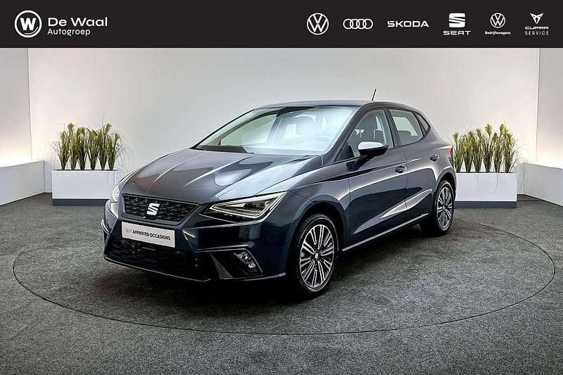 Grey metallic Gebruikt 2024 Seat Ibiza Business Hatchback | € 20.900 (Goede deal) - Afbeelding 1/3