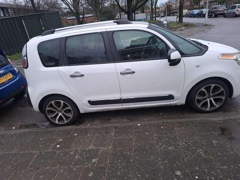 Wit Occasion 2009 Citroën C3 Picasso Exclusive MPV | € 1.000 (Super prijs) - Afbeelding 1/4