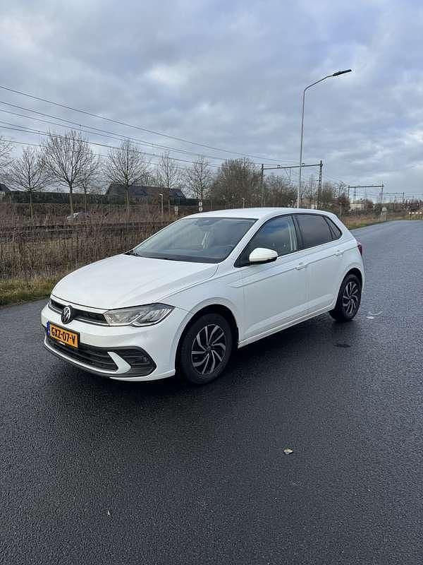 Wit Gebruikt 2022 VW Polo Hatchback | € 17.000 (Super prijs) - Afbeelding 1/4