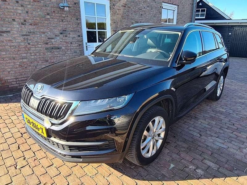 Zwart Gebruikt 2018 Skoda Kodiaq Style SUV | € 19.500 (Eerlijke prijs) - Afbeelding 1/4