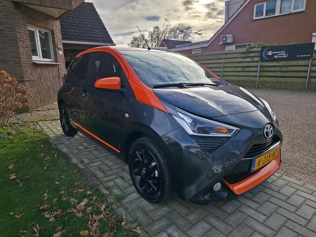 Occasion Toyota Aygo 72 PK (52 kW) 2021 Grijs (metallic) Hatchback