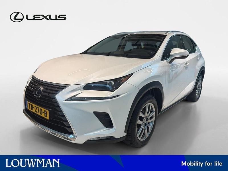 Wit Gebruikt 2018 Lexus NX300h Business Edition SUV | € 33.950 (Iets duurder) - Afbeelding 1/4